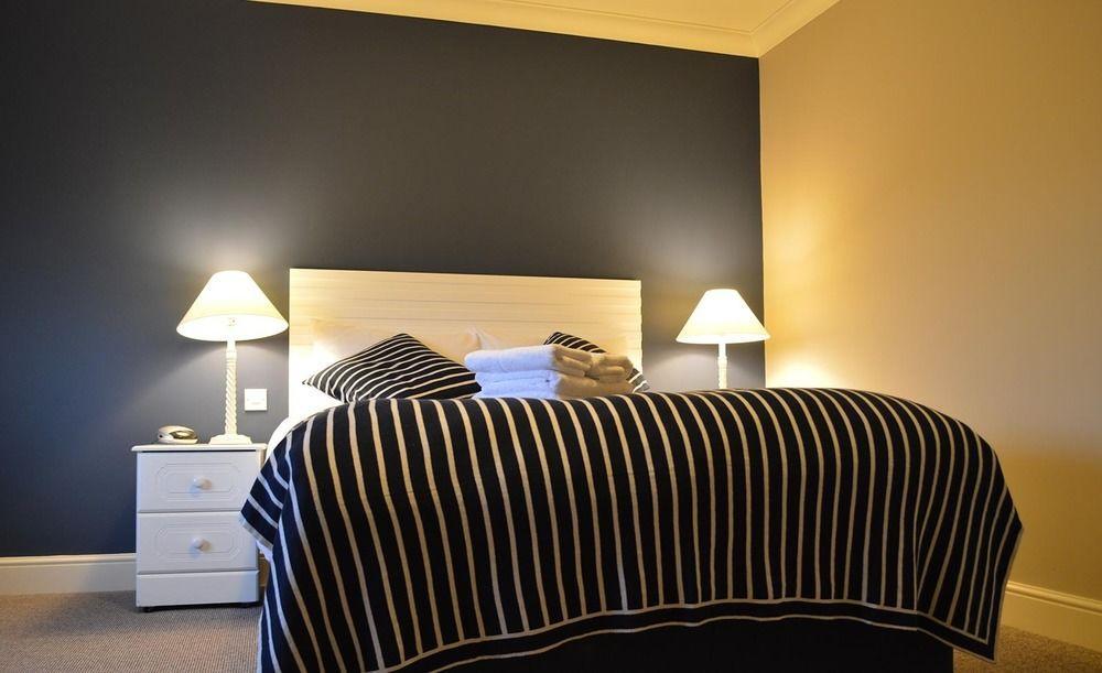 Harper'S Steakhouse With Rooms, Southampton Swanwick Marina Lower Swanwick Buitenkant foto